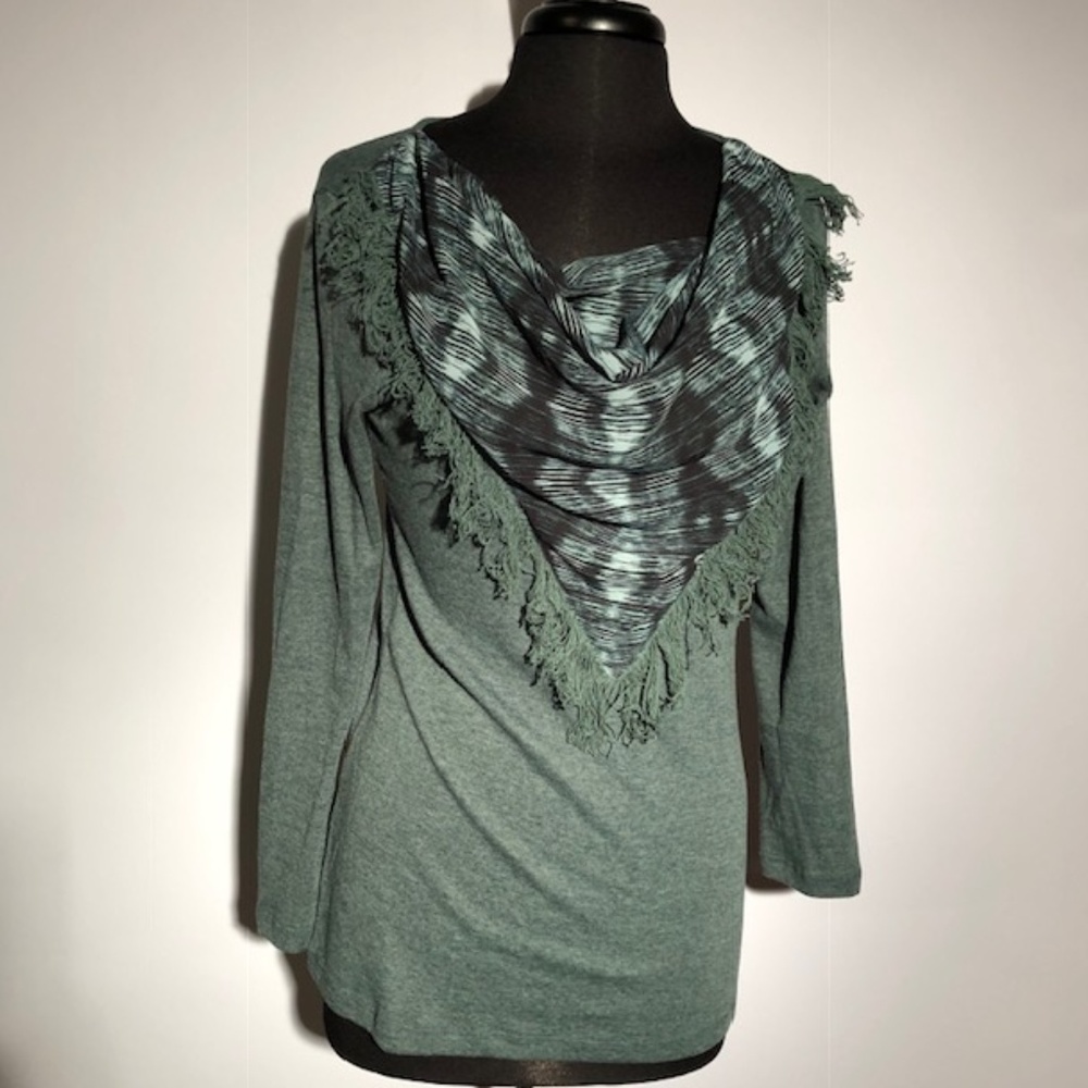 SIGNATURE WEEKEND TEE GREEN WITH SHAWL/SCARF